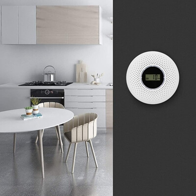 What is the advantage of a combination smoke and co detector ？